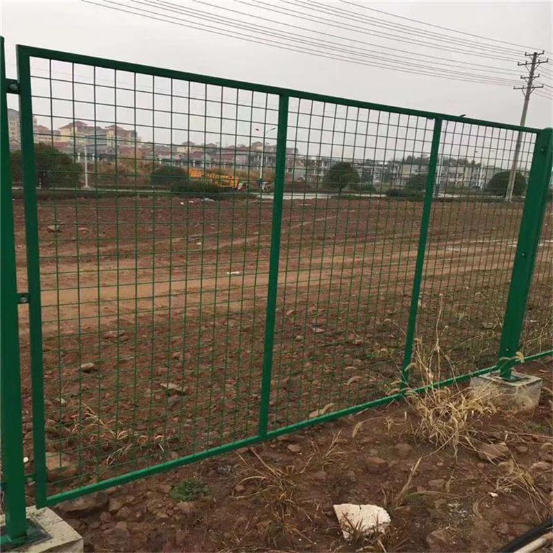 山東公路隔離網(wǎng)欄圖片2